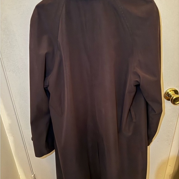 Claiborne Men's Black Coat, Vintage, Timeless Everyday Style - Picture 7 of 13